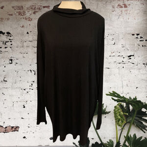 TORRID, mock neck supersoft Black Long Sleeve T-Shirt Size 5X